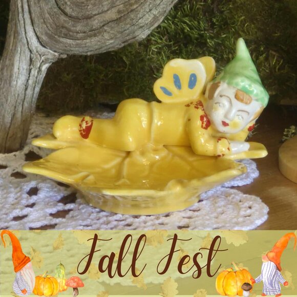 🍂 20% OFF - Vintage Pixie Elf Gnome in a Maple Leaf Figurine Trinket - Picture 1 of 12